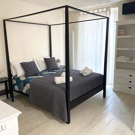 Front Beach Apartments Viareggio Exterior photo