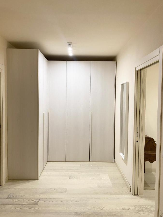 Front Beach Apartments Viareggio Exterior photo