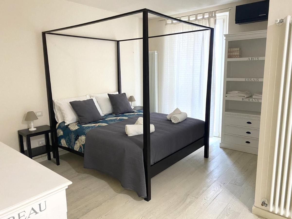 Front Beach Apartments Viareggio Exterior photo